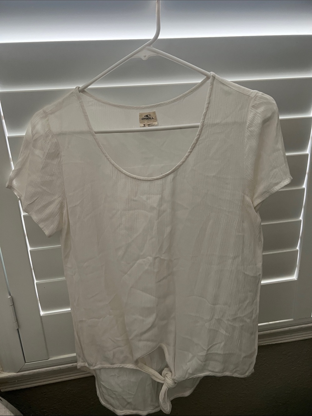 O'Neill White Short Sleeve Tie-Front Scoop Neck Top - Lightweight Ribbed